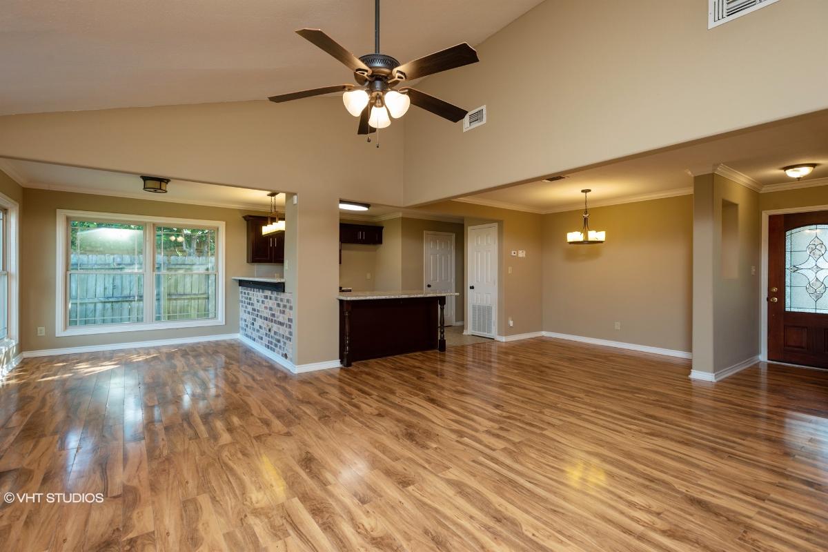 6112 12th St, Port Arthur, TX 77642