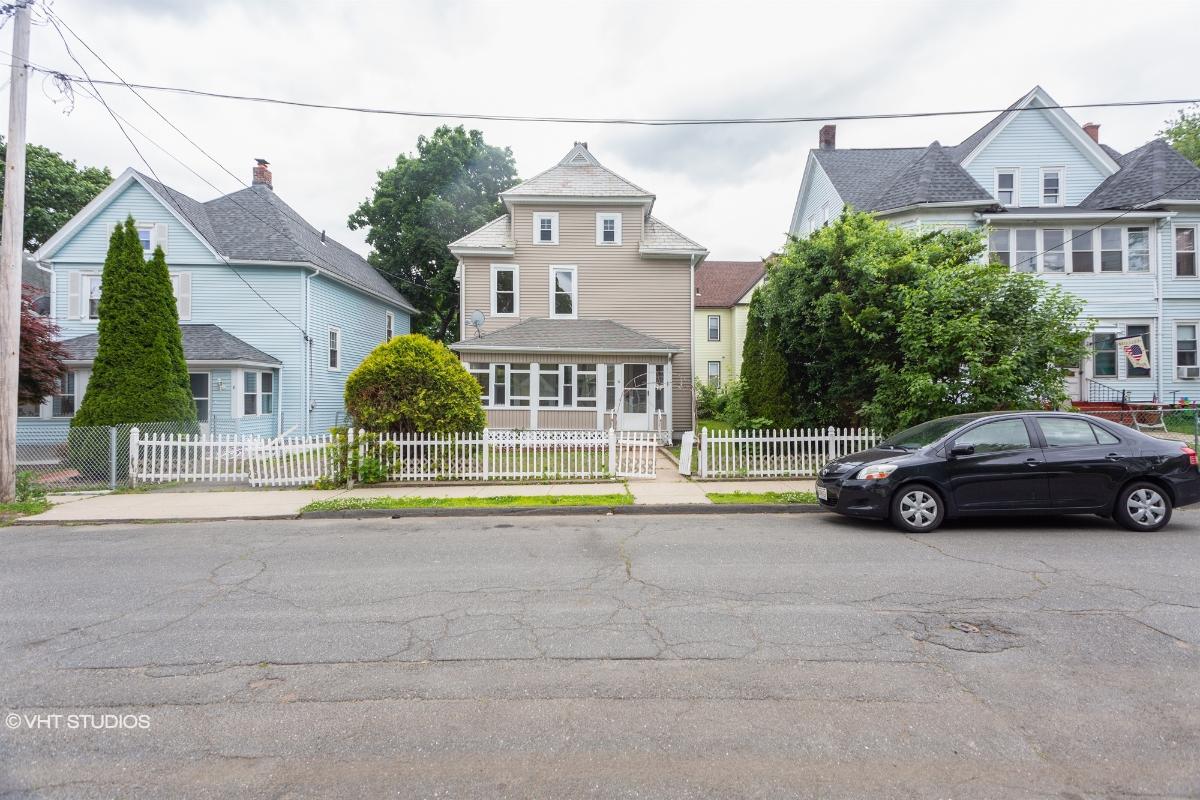 6 Cottage Ave Holyoke Ma 01040 Homepath Com