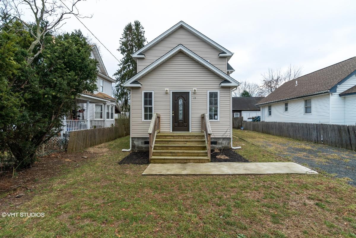 homes for sale in amityville ny 11701